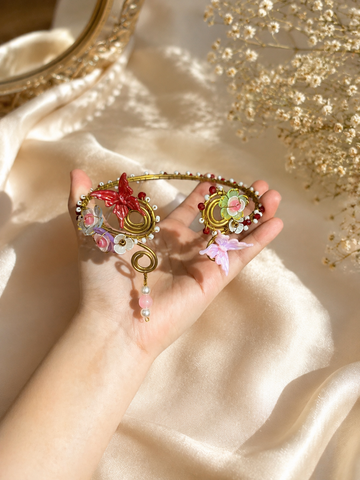 Flutter Bloom Statement Neckpiece