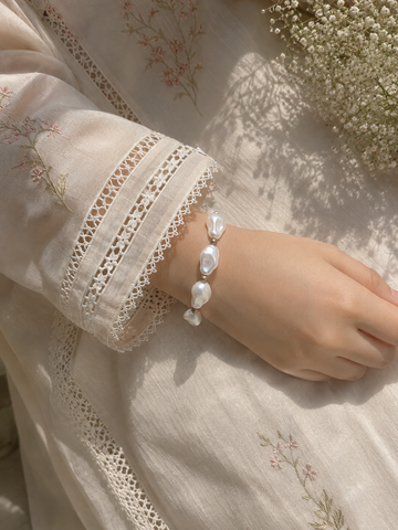 Luna Baroque Pearl Bracelet