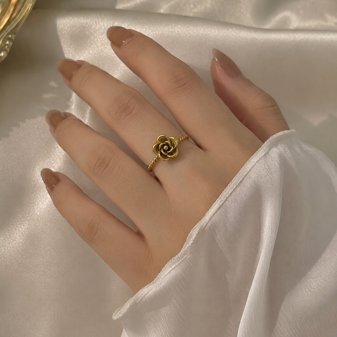 Rosette Ring